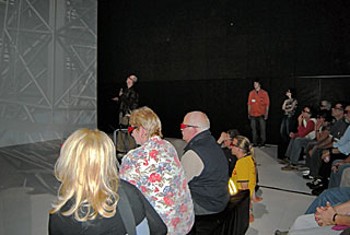 An audience overwhelmed by a 3D E-ELT