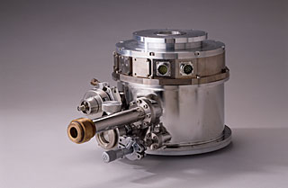 Continuous Flow Cryostat