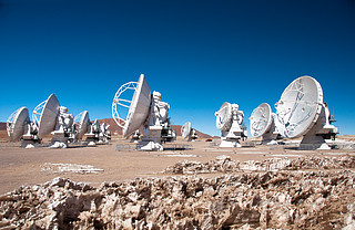 First 7-metre ALMA Antenna Arrives at Chajnantor