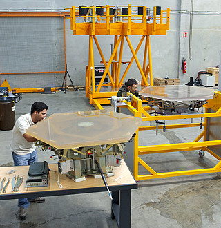 E-ELT mirror segments being tested