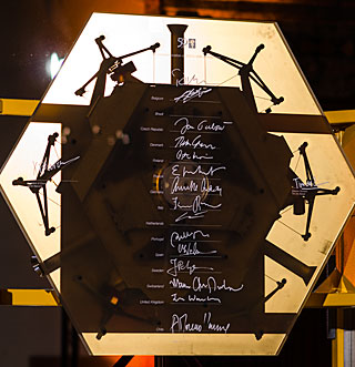 The signed E-ELT segment
