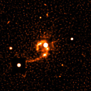 Quasar HE 1013-2136 com Tails Tidal