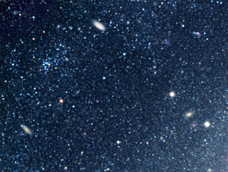 Vzdálené galaxie za NGC 300