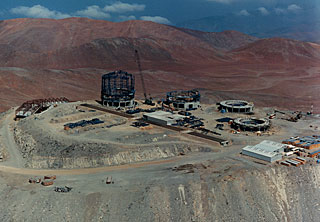 Construction of the VLT Observatory at Paranal
