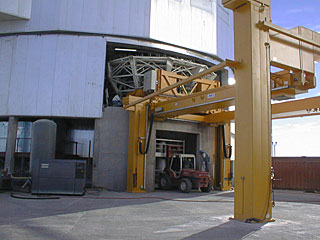 Mirror Installed on First VLT Unit Telescope