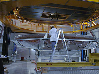 Mirror Installed on First VLT Unit Telescope