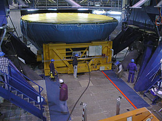 Mirror Installed on First VLT Unit Telescope