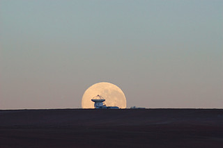 Dramatyczny zachód Księżyca