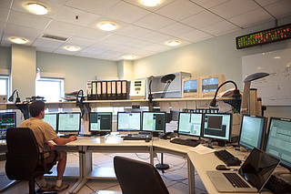 Calibrating instruments in the VLT control room