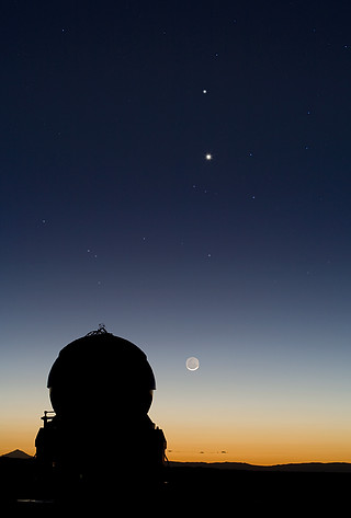 Celestial Tic-Tac-Toe: Mercury, Venus and the Moon Align