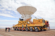 Una antena ALMA por primera vez en camino al Llano de Chajnantor