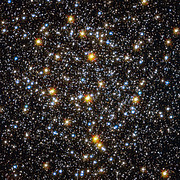 Zdjęcie gromady kulistej NGC 6362 wykonane przez Kosmiczny Teleskop Hubble'a