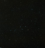 Imagem de grande angular da Galáxia da Teia de Aranha (imagem obtida a partir do solo)