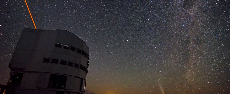 O Observatório do Paranal do ESO à noite