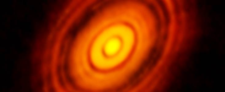 Zdjęcie ALMA protoplanetarnego dysku wokół HL Tauri