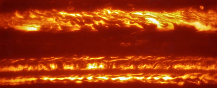 Jupiter na snímku pořízeném pomocí přístroje VISIR a dalekohledu VLT