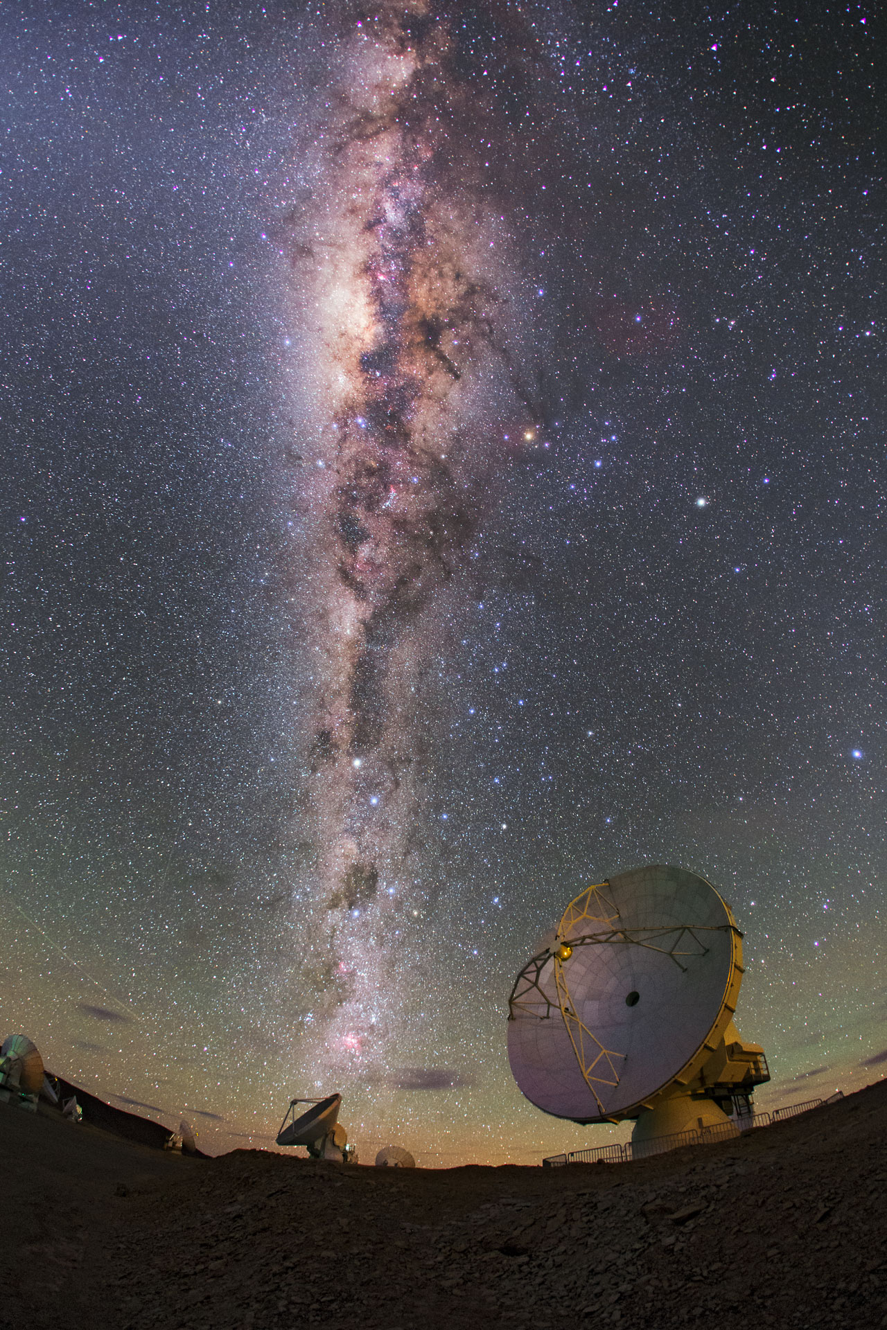 http://www.eso.org/public/archives/images/screen/uhd_img_2528_cc.jpg