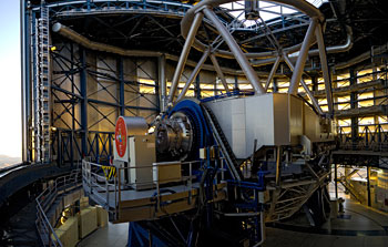 Mounted image 022: VLT Unit Telescope 1, Antu, venting before start-up