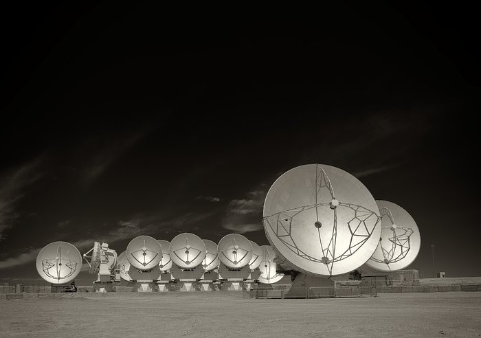 The Atacama Large Millimeter/submillimeter Array (ALMA)