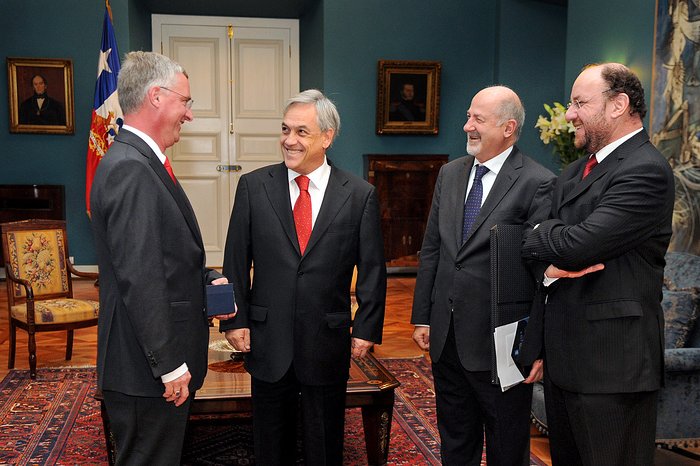 Director General de ESO se reúne con el Presidente de Chile