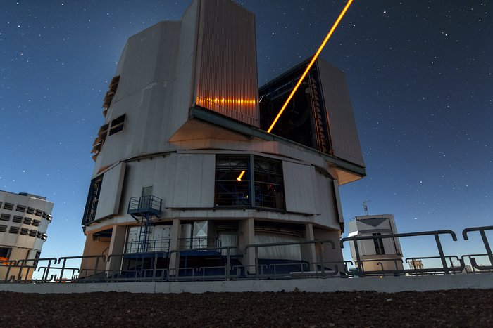 Primera luz del nuevo láser del Sistema de Óptica Adaptativa instalado en Paranal