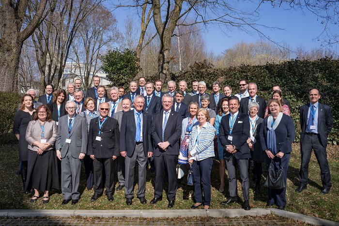 Konsularisches Korps besucht ESO-Hauptsitz