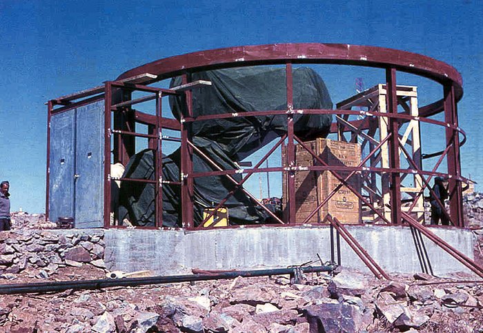Assembling the ESO 1-metre telescope