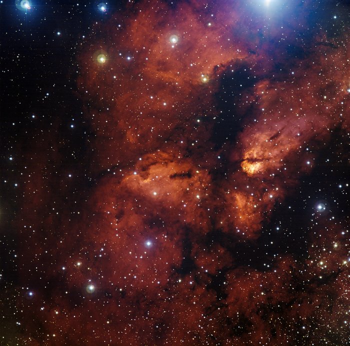 Nebulosa alrededor del cúmulo de estrellas RCW 38