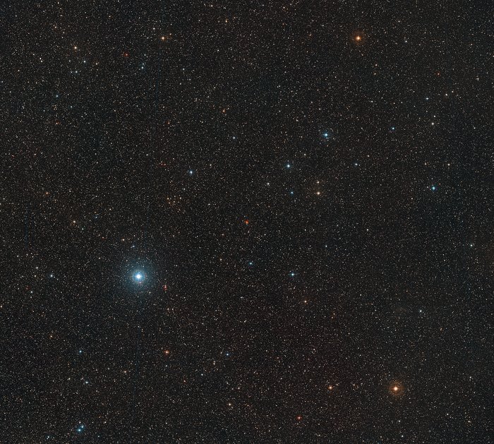 Imagem de grande angular do céu em torno da Estrela de Barnard mostrando o seu movimento