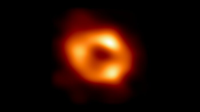 Primeira imagem do nosso buraco negro (com fundo alargado)