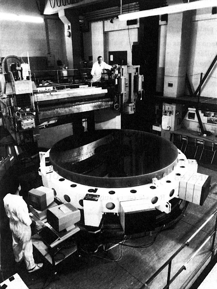 3.58 meter mirror for the New Technology Telescope (NTT)