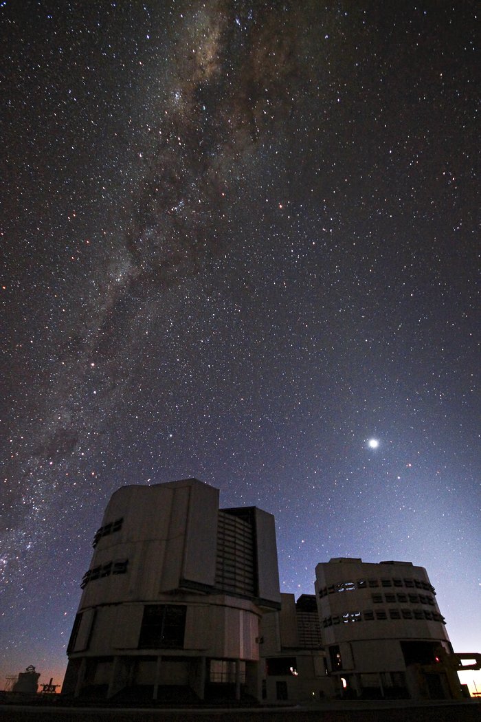 Night begins at Paranal Observatory