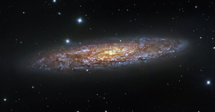Galaxia Escultor repleta de estrellas