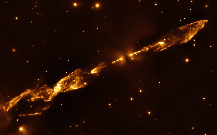Lançamento de jactos de uma estrela recém nascida