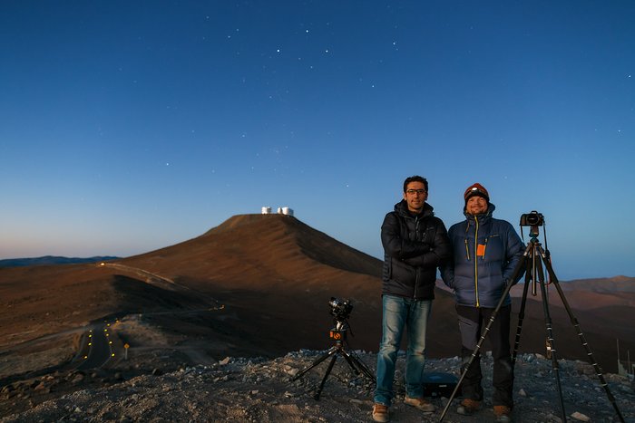 ESO Photo Ambassadors watching the stars over the VLT