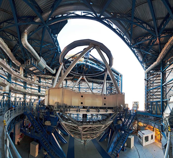 Inside view of a VLT Unit Telescope