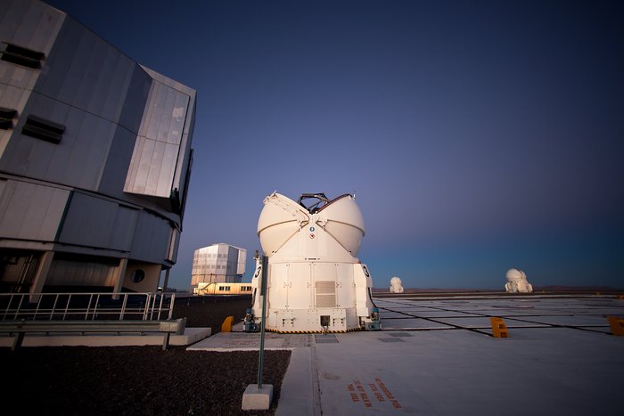 VLT´s Auxiliary Telescopes opening