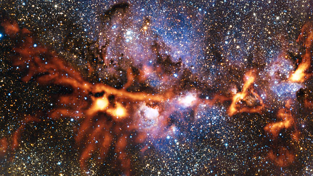 Zoomaten ArTeMiS:in kuvaan Kissankäpäläsumusta NGC 6334
