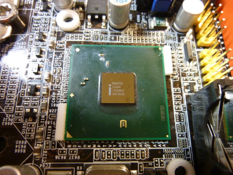 The P55 PCH with the heatsink removed