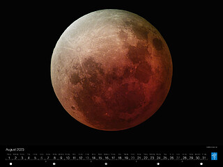 August - Full Moon turns red