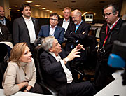 O Presidente do Chile Sebastián Piñera e a sua esposa, Cecilia Morel, na sala de controle do Paranal