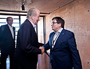 De Spaanse koning Juan Carlos I en Xavier Barcons, president van de ESO-Raad