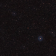 Vista de grande angular do céu em torno da nebulosa planetária Fleming 1