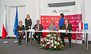Ceremoniál podpisu smlouvy o přistoupení Polska k ESO
