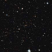 Vista en luz visible de un cúmulo de galaxias distantes, descubiertas por el sondeo XXL