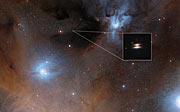 Protoplanetární disk 'Létající talíř' kolem hvězdy 2MASS J16281370-2431391