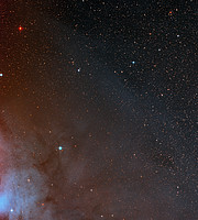 Imagem de grande angular do céu em torno do exótico sistema binário de estrelas AR Scorpii
