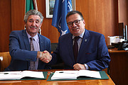 Assinatura do Tratado de Adesão da Irlanda ao ESO