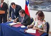 Cerimónia de assinatura com a Ministra chilena de Relações Internacionais
