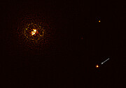 Bild des massereichsten, bisher beobachteten Sternpaares, das einen Planeten beherbergt (mit Anmerkungen)